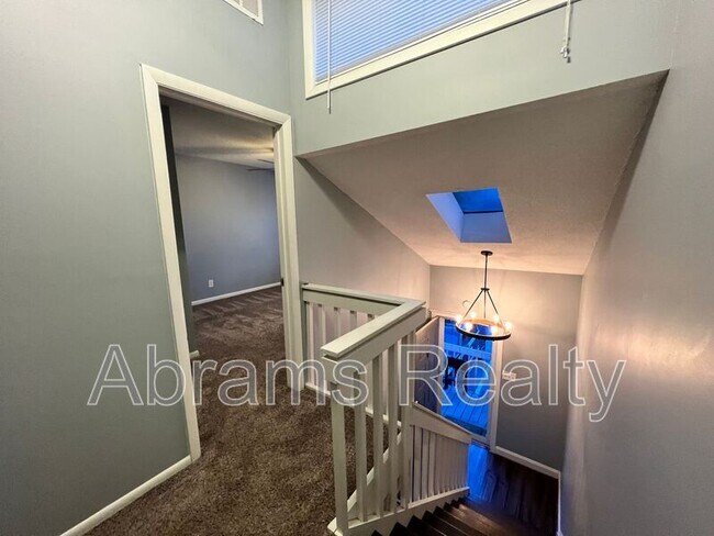 Building Photo - 1136 Glengarry Way