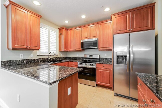 Building Photo - 2564 Gardens Pkwy