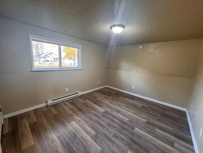 Building Photo - HANGMAN VALLEY 4 BEDROOM HOME