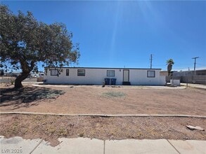 Building Photo - 1121 Pawnee Ln
