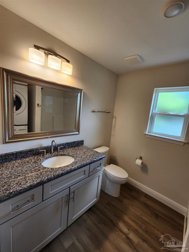 Building Photo - 3305 Bluewater Dr