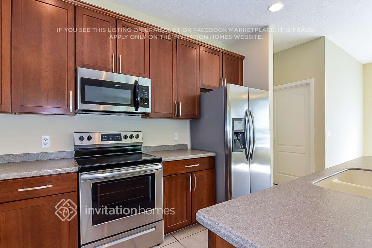 Building Photo - 3290 Fawnwood Dr