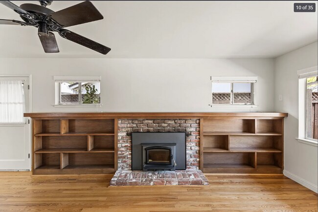 Building Photo - Light and Bright 3 Bedroom/ 2 Bath Home on...
