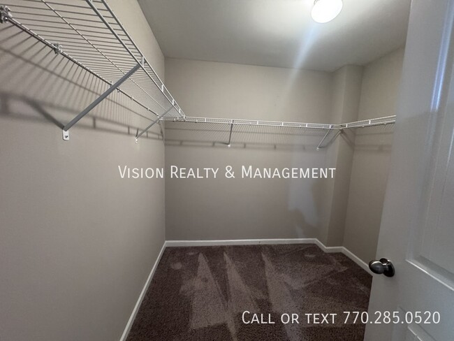 Building Photo - 344 Fieldcrest Dr