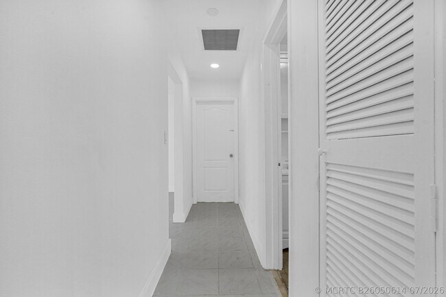 Building Photo - 6621 Perry St
