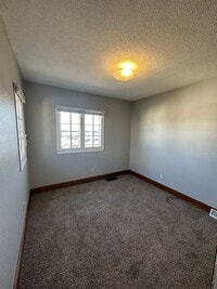 Building Photo - 1BD/1BA HOME!