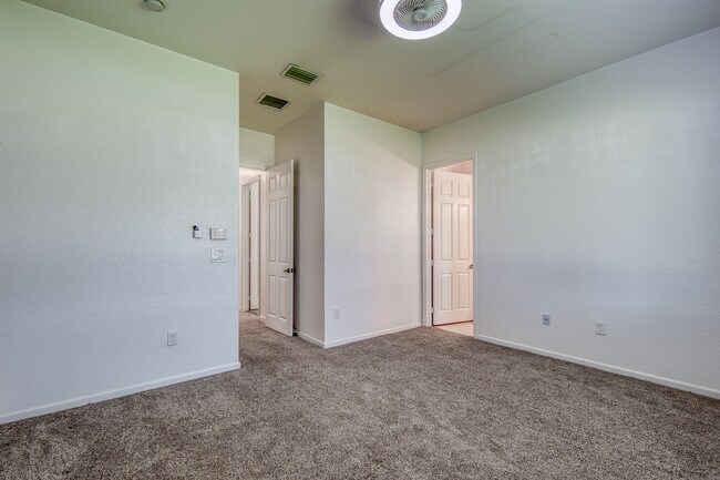 Building Photo - 139 2 Pine Dr