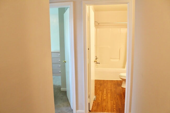 Building Photo - 578 Pheasant Run Cir