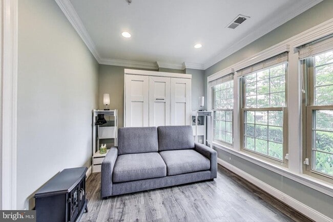 Building Photo - 508 Rampart Way