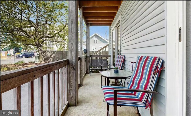 Building Photo - 105 Jamestown Rd