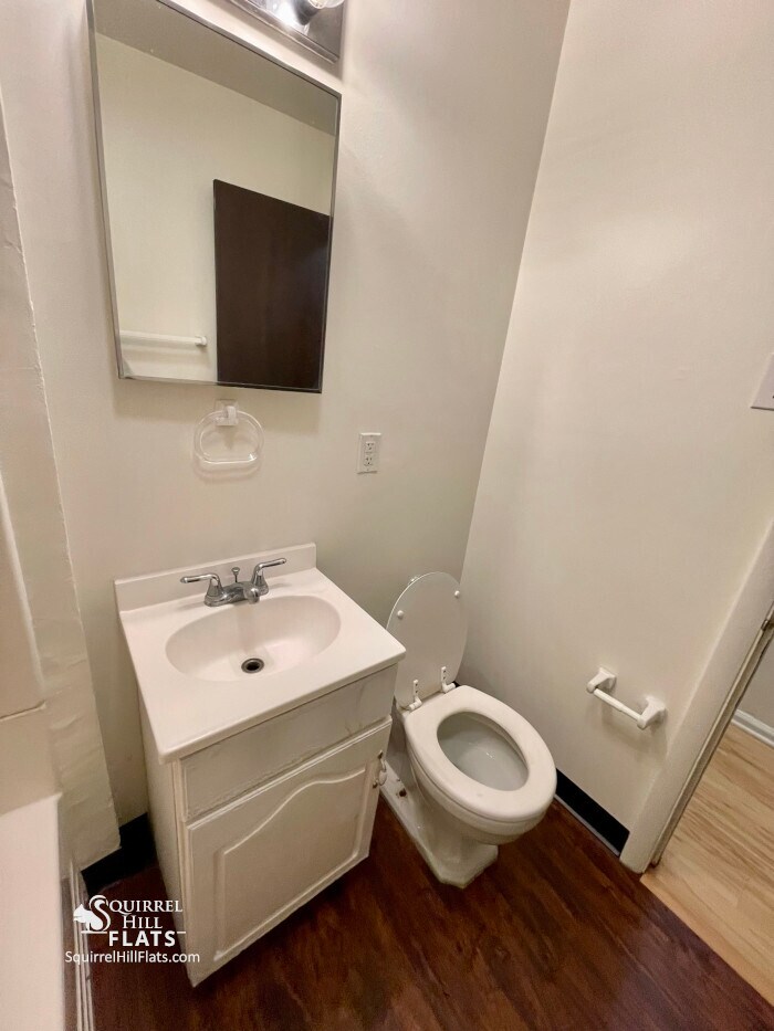 Building Photo - 5712 Phillips Ave