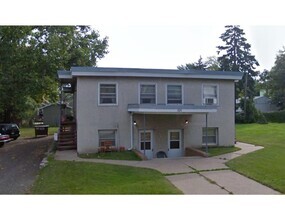 Building Photo - 834 Allen Ave