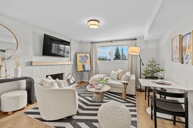 Building Photo - Savvy 1B/1B Unit B I Near Gonzaga/WSU/EWU & 5 Hospitals I Pet Friendly (Furnished)