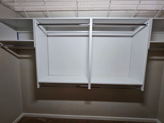 Building Photo - 1550 S Blue Island Ave