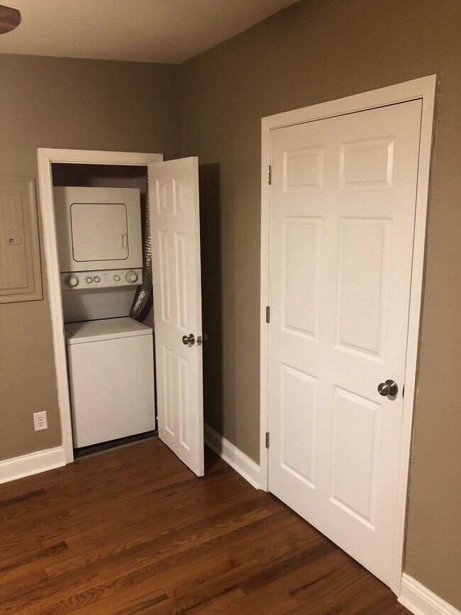 Building Photo - 1228 S 8th St