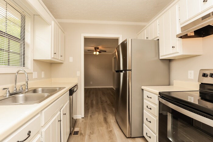 Building Photo - 164 Cedarwood Ct