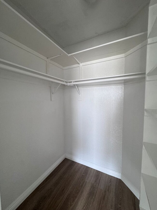 Building Photo - Spacious Home in Huntington Park HOA Commu...