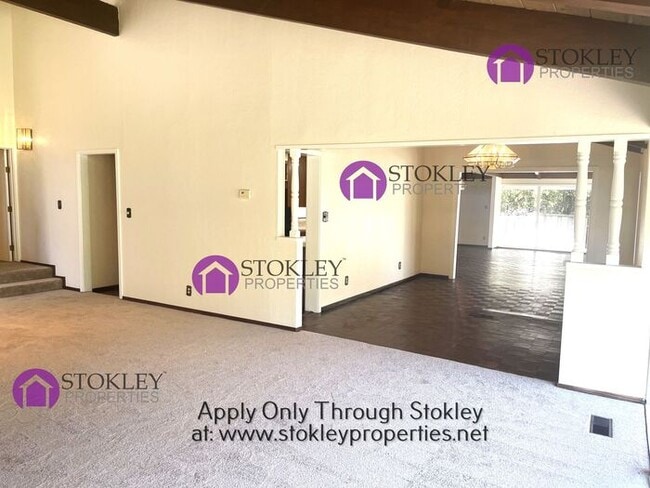 Building Photo - 137 Donna Maria Way