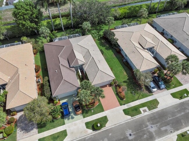 Building Photo - 10664 Royal Caribbean Cir