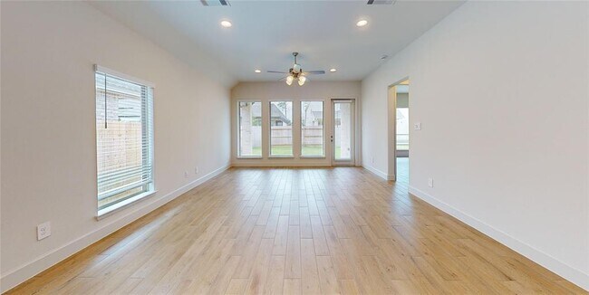 Building Photo - 624 Sand Branch Dr