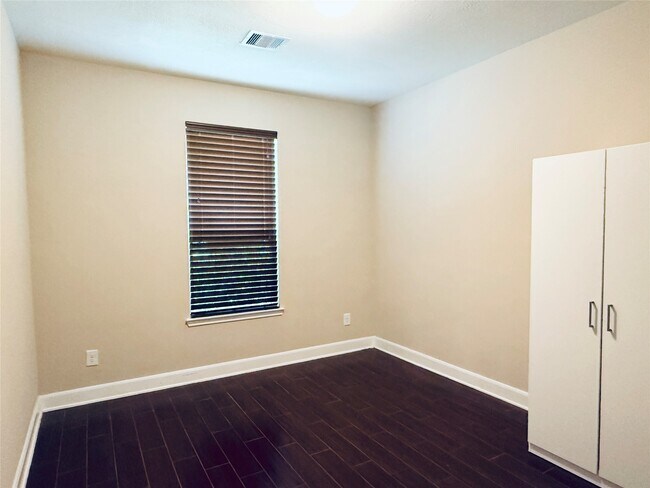 Building Photo - 4911 Lattimore Creek Dr