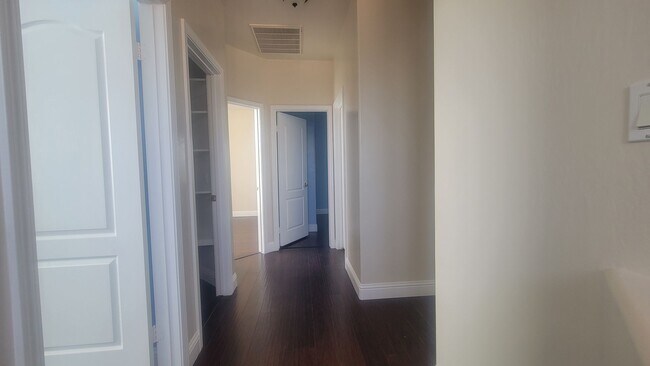 Building Photo - 11226 Vista De Cally Dr