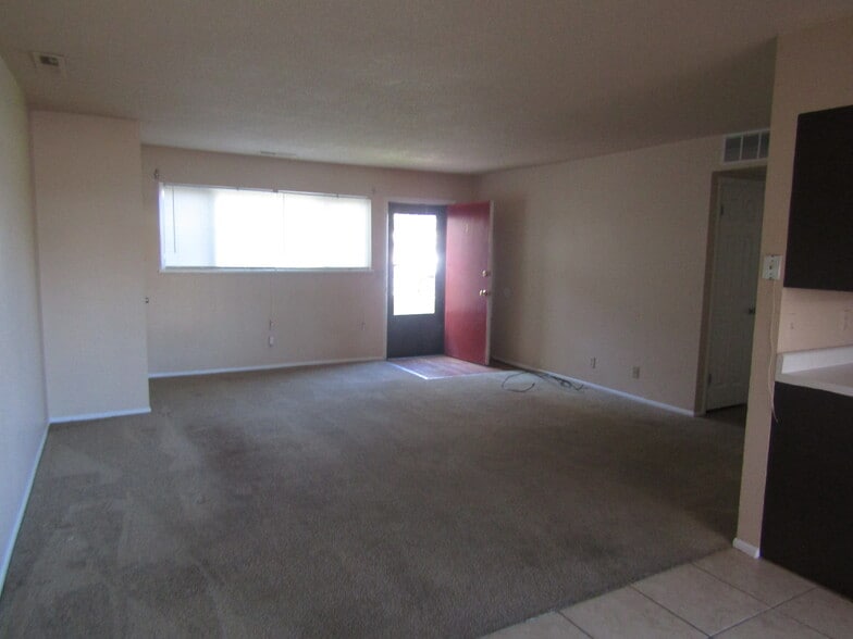 Building Photo - 106 Pike Ave