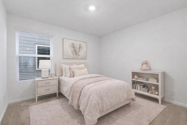 Building Photo - 25409 Carnation Ct