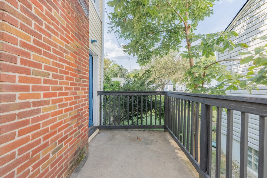 Building Photo - 5709 Luhn Ave