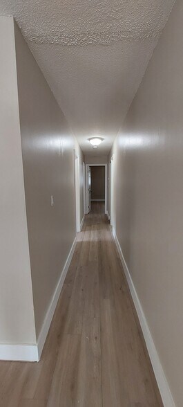 Building Photo - 904 Mandarin Is