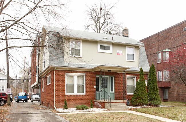 Primary Photo - 905 Church St
