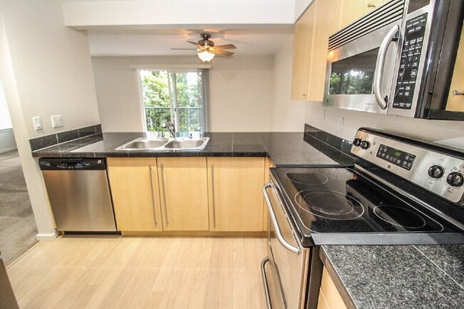 Building Photo - 11303 NE 128th St