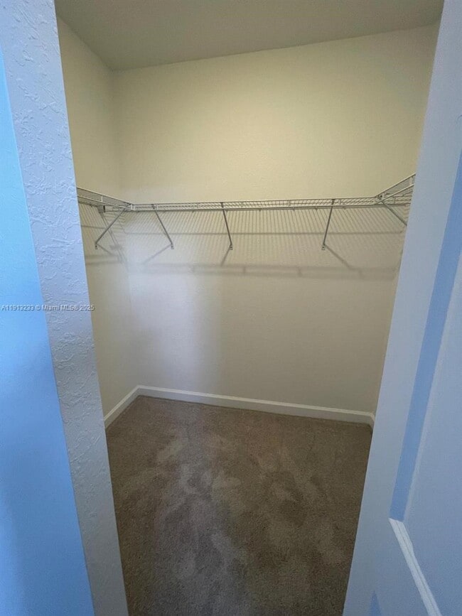 Building Photo - 1066 SE 2nd St