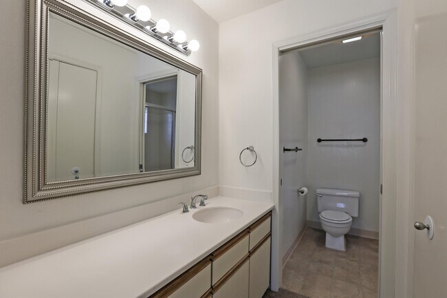 Building Photo - 10252 Danube Dr