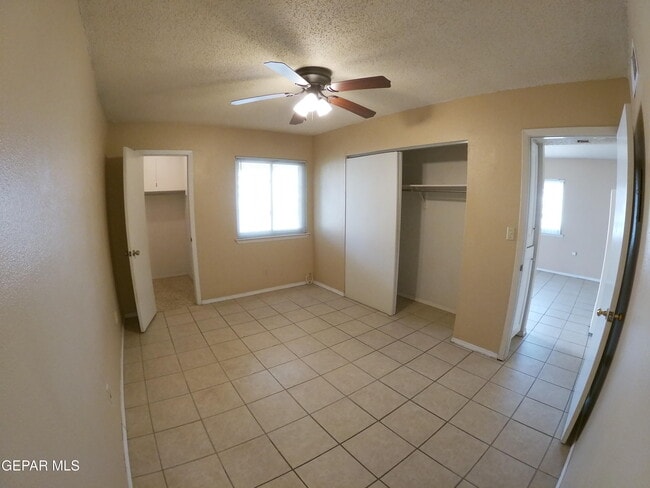 Building Photo - 2403 Red Sails Dr