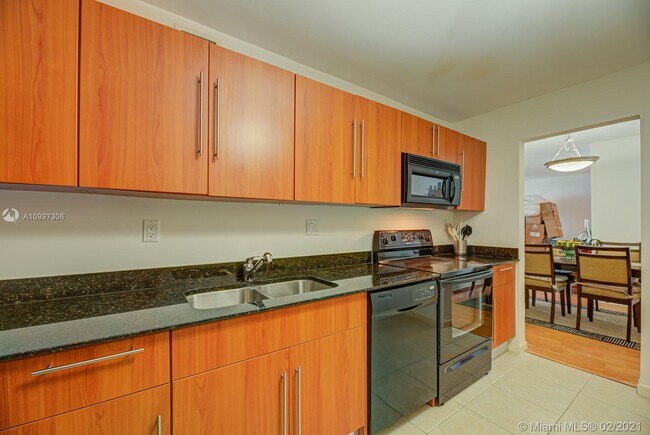 Building Photo - 3001 S Ocean Dr
