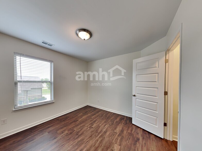 Building Photo - 540 Harmony Way