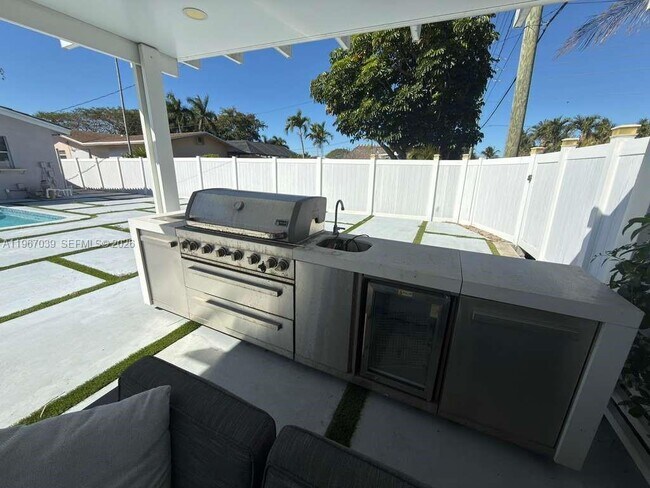 Building Photo - 4801 W Park Rd