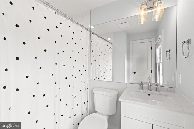 Building Photo - 222 Green St