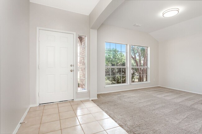 Building Photo - 4 Bedroom 2 Bath Home for Rent