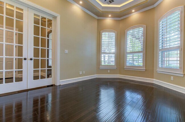 Building Photo - 1917 Lakecliff Hills Ln