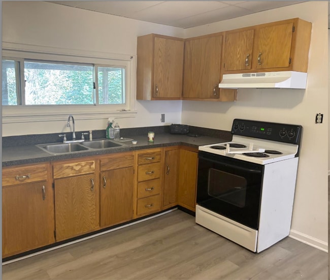 Building Photo - 1102 Langtry St