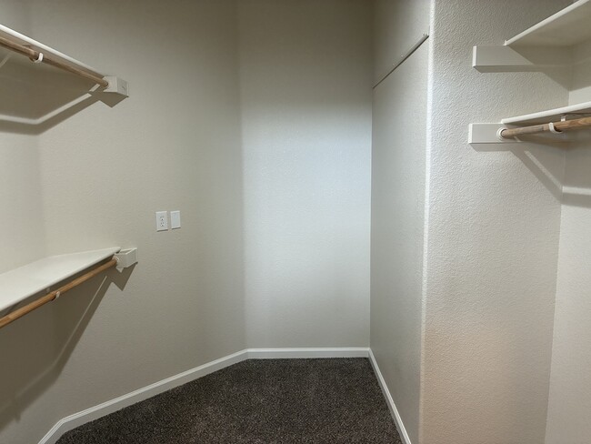 Building Photo - 3197 Dinkey Creek Ave