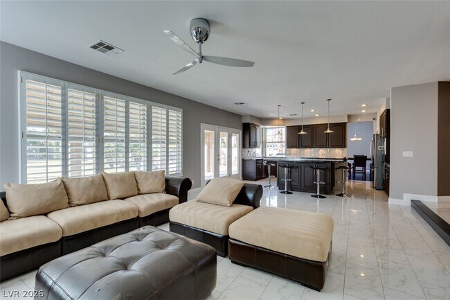 Building Photo - 152 Ultra Dr