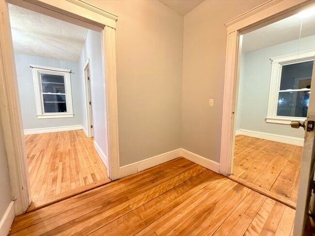 Building Photo - 90 Vernon St