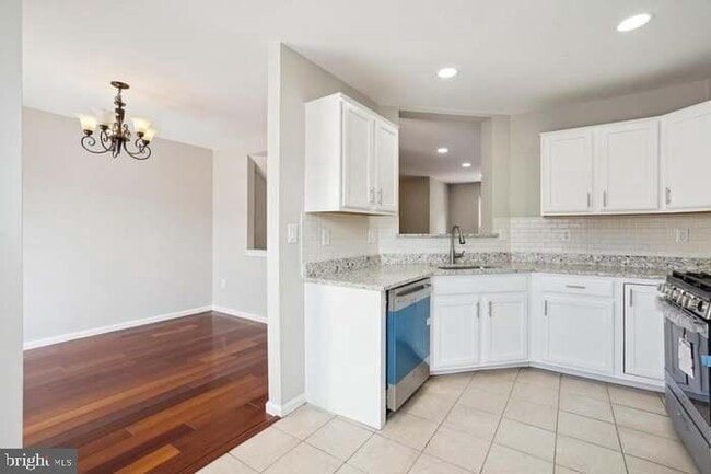 Building Photo - 22989 Whitehall Terrace