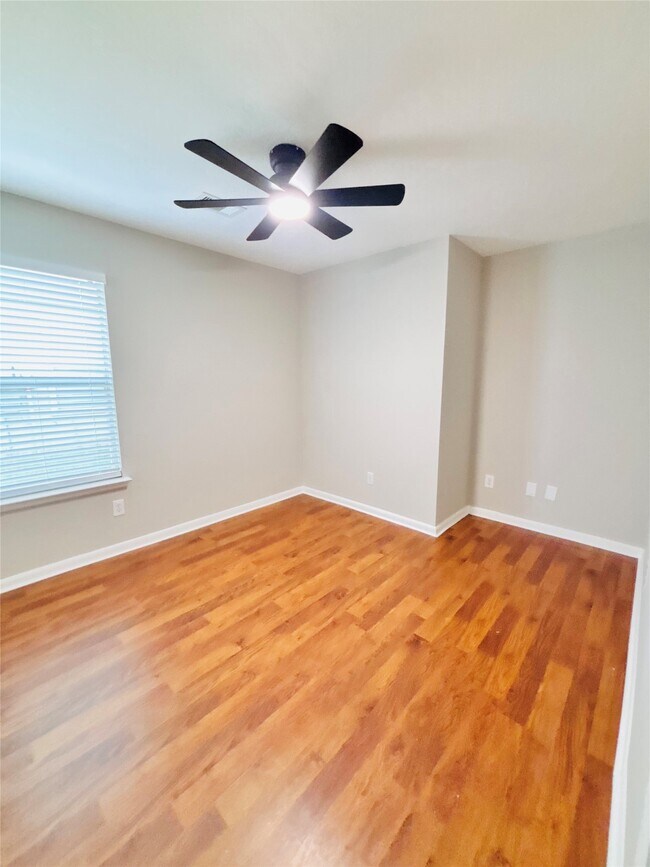 Building Photo - 8134 Sanders Forest Ct