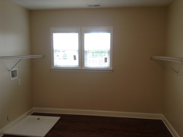 Building Photo - 1221 Jade Glen Dr