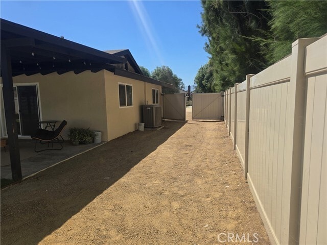 Building Photo - 1531 Elm Dr