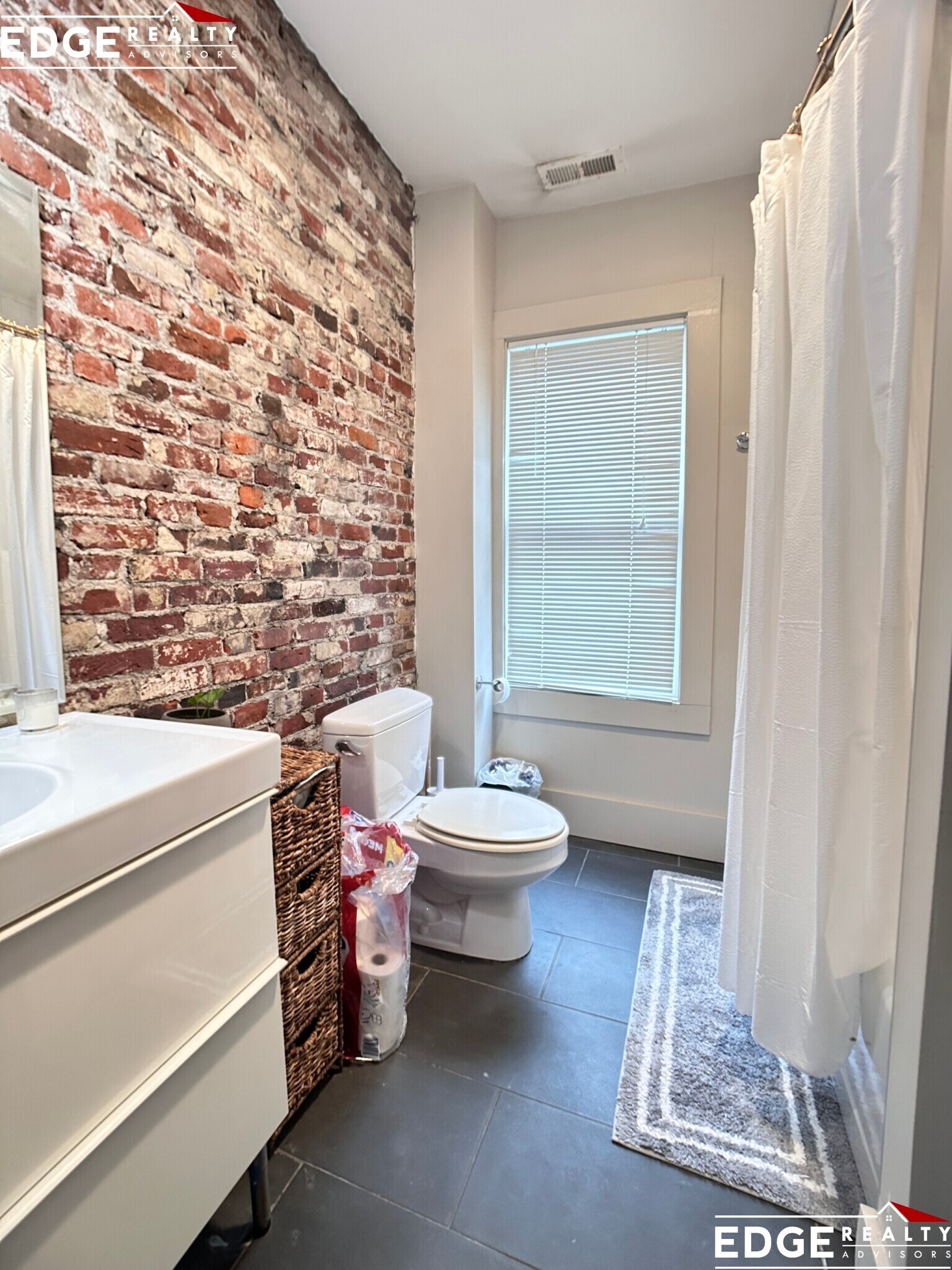 Building Photo - 21 Greylock Rd